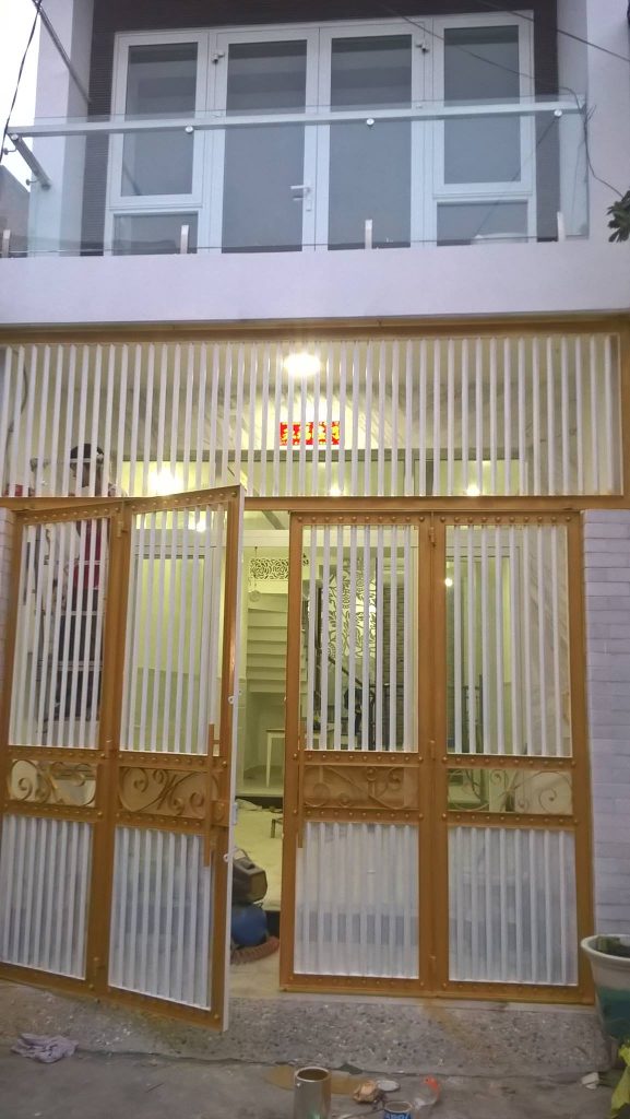 Thợ làm cửa hàn cửa sắt tại quận 6