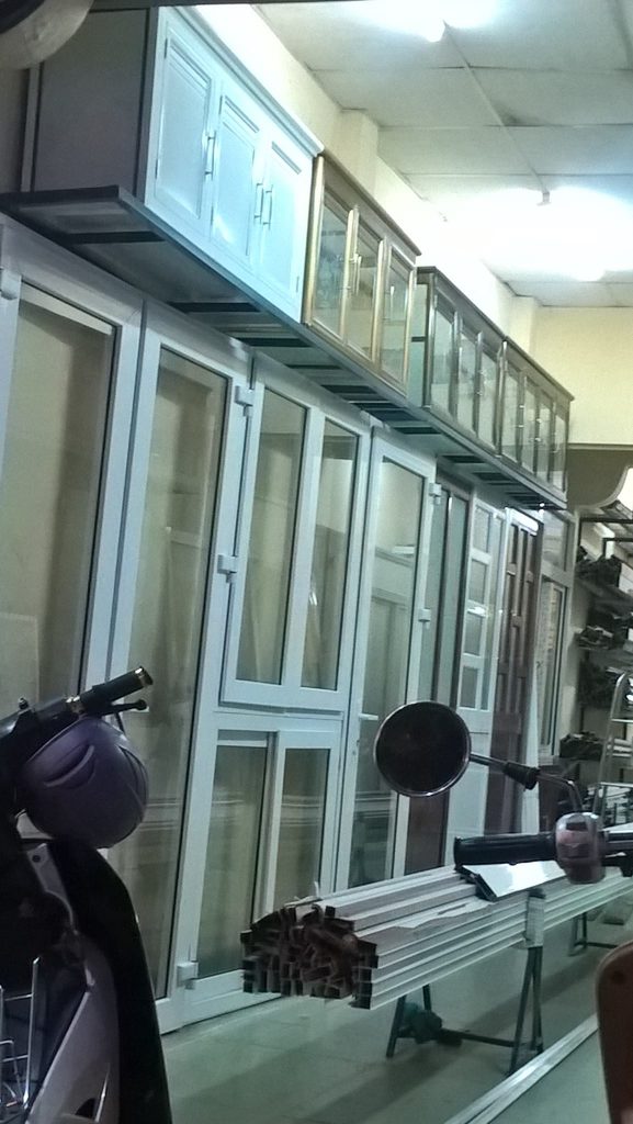 Làm vách nhôm cửa kính tại quận 7