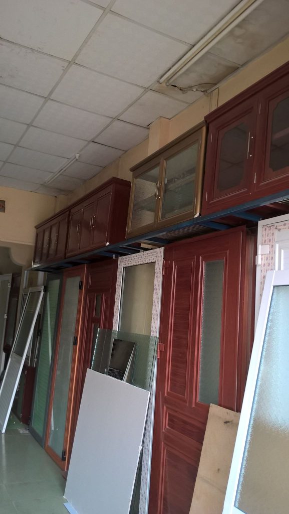 Thợ làm vách nhôm cửa kính tại quận Phú Nhuận