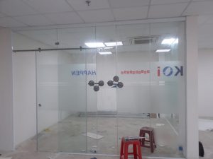 Làm kính cường lực tại quận 1