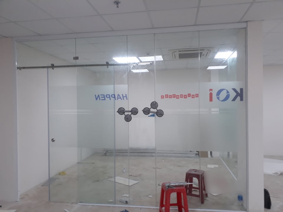 Làm kính cường lực tại quận 1