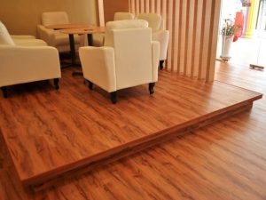 Thi công sàn nhựa giả gỗ tại quận 4