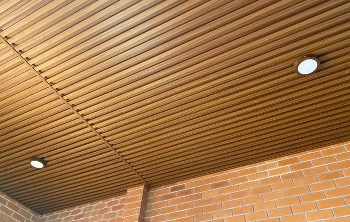 Thi Công Trần Nhựa Giả Gỗ PVC Tại Quận 4