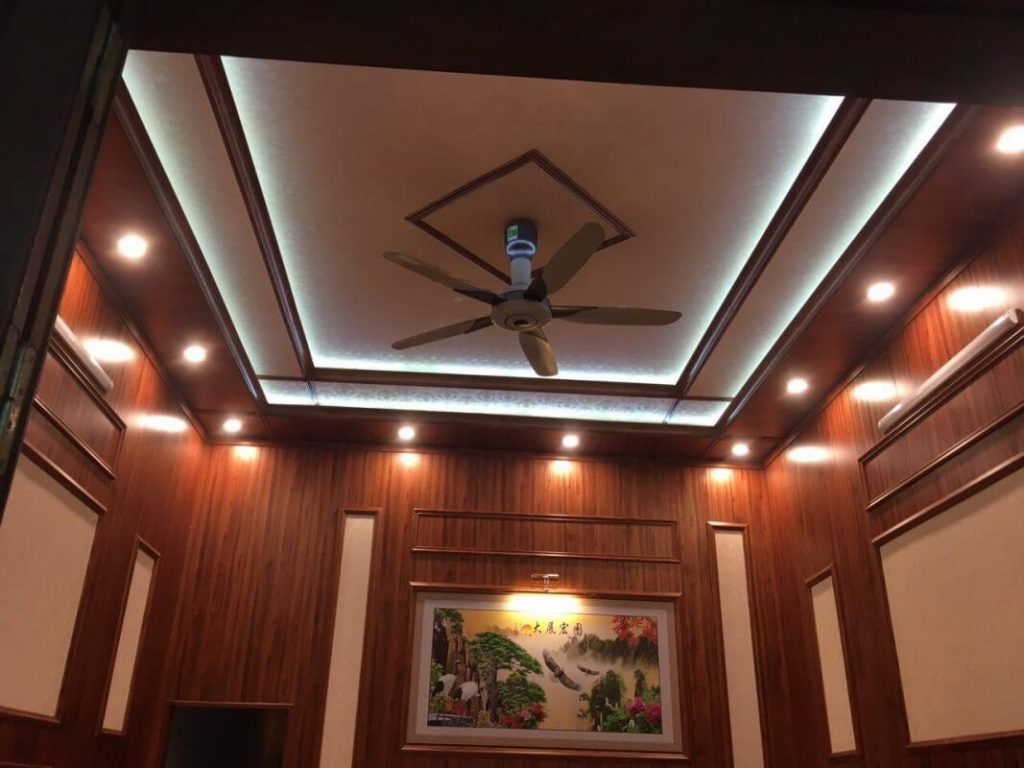 Thi công nhựa giả gỗ ốp tường tại quận 2