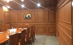 Thi công nhựa giả gỗ ốp tường tại quận 8