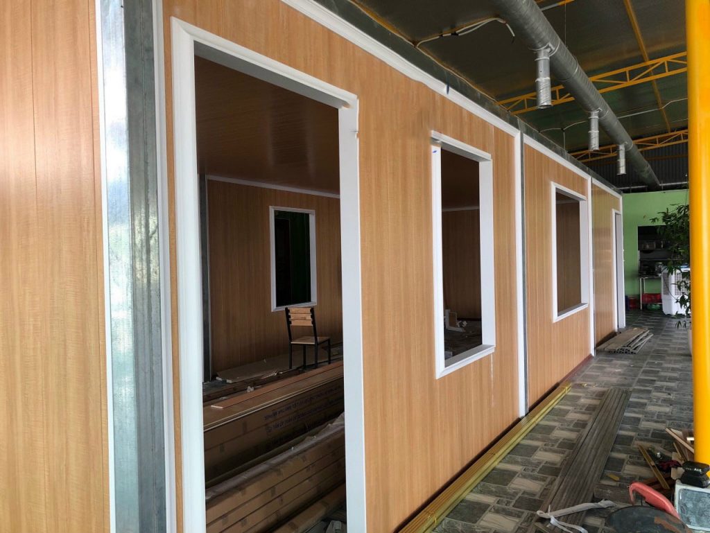 Giá Thi Công Tấm Ốp Nhựa Nano