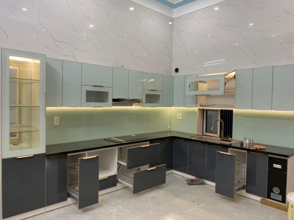 Tủ bếp inox cánh kính