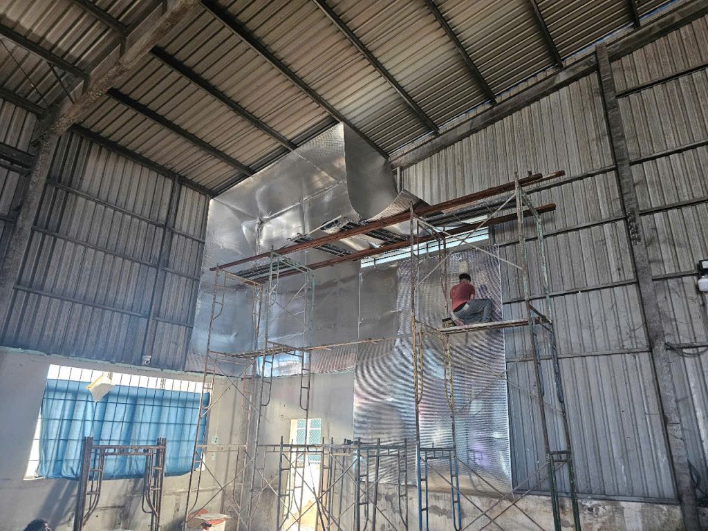 Giá thi công cách nhiệt mái tôn nhà xưởng